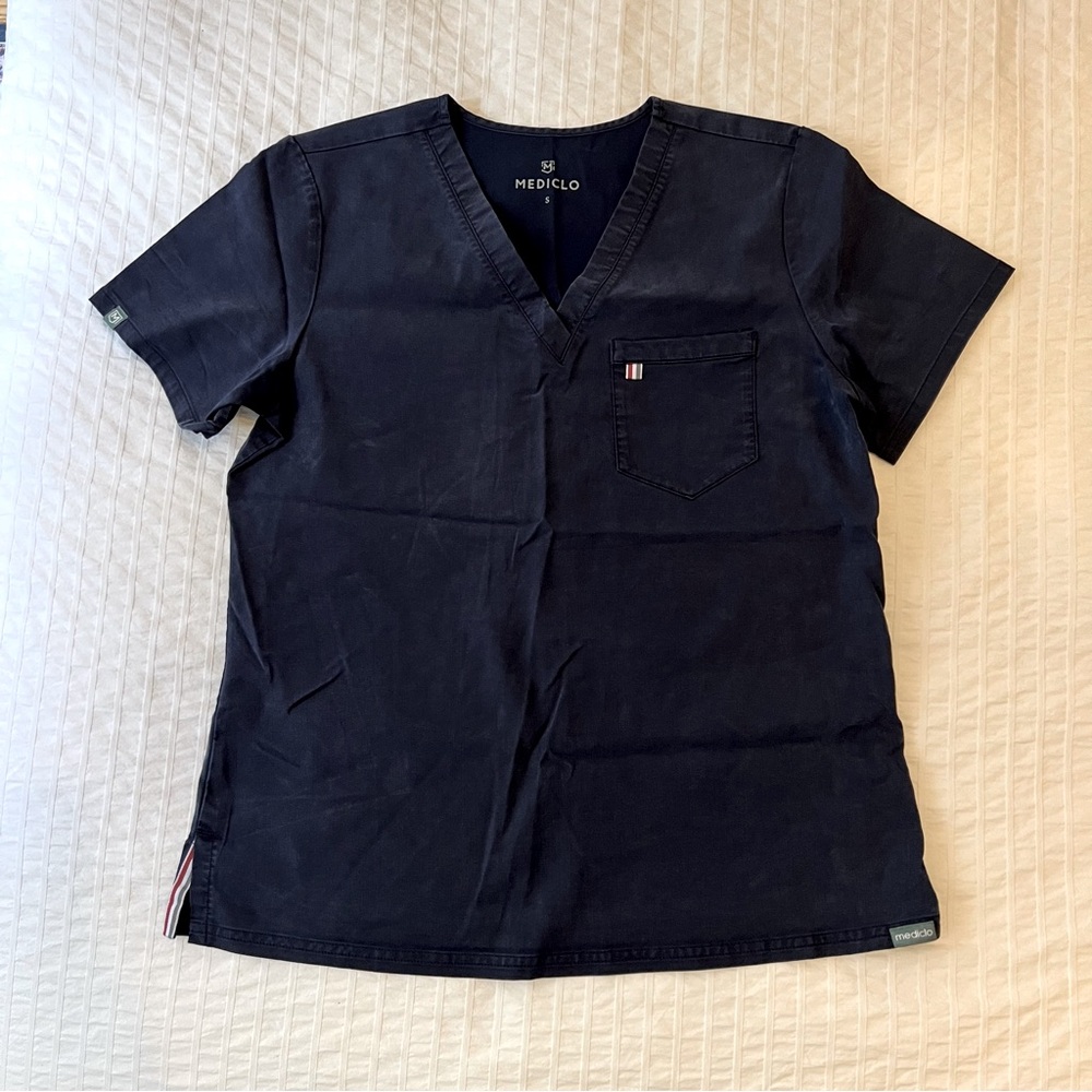 Mediclo Women’s Sal Scrub Top